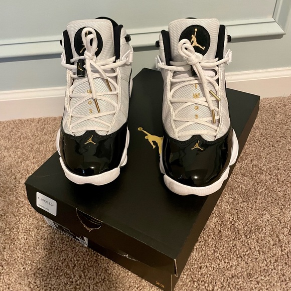 Men’s Jordans - Picture 1 of 4